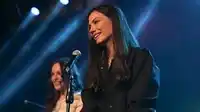 Demet Özdemir – Aşiyan Albüm Kapağı